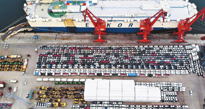 青岛港商品车出口同比增长超90％